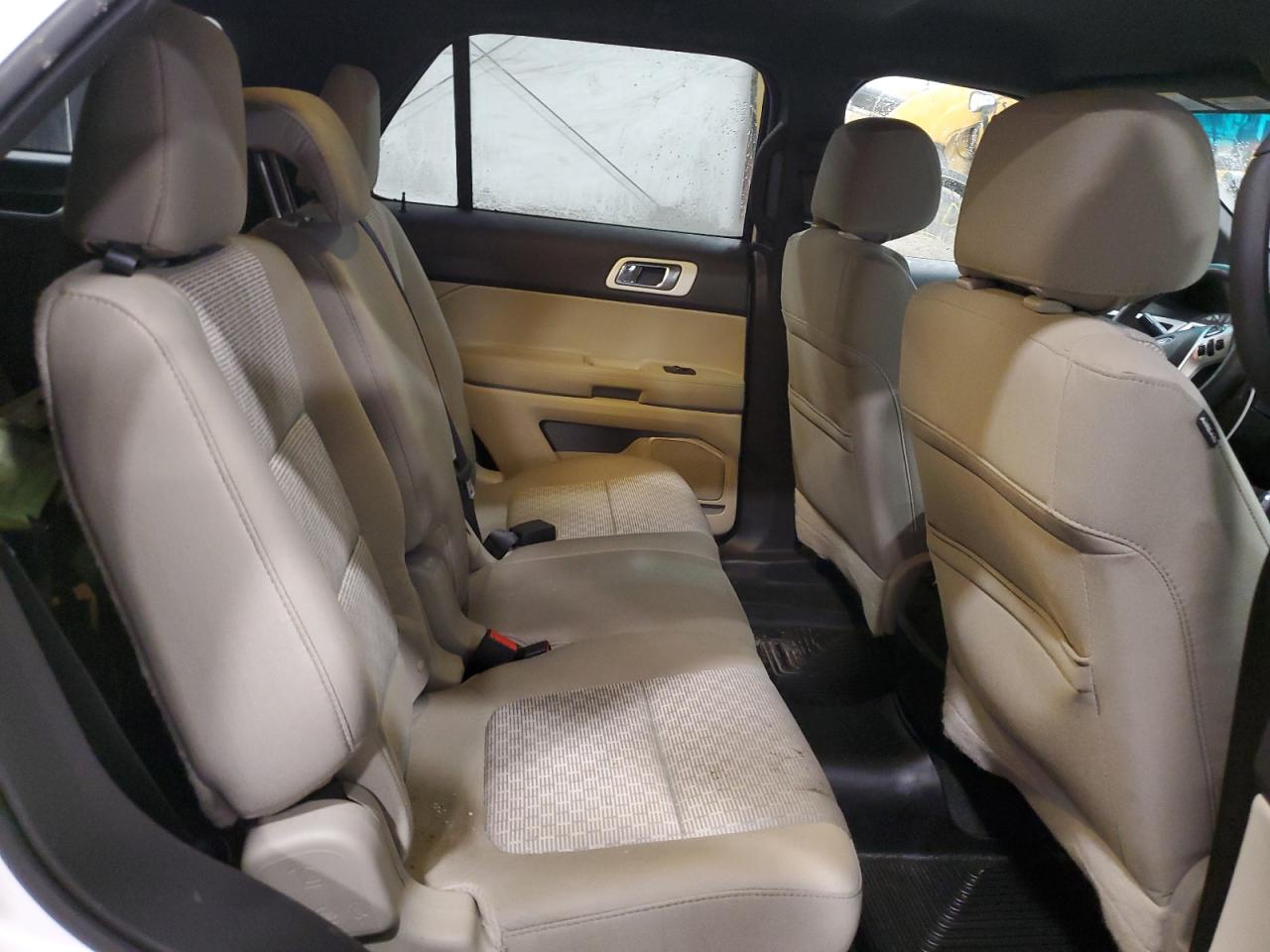 2015 Ford Explorer - Image 11