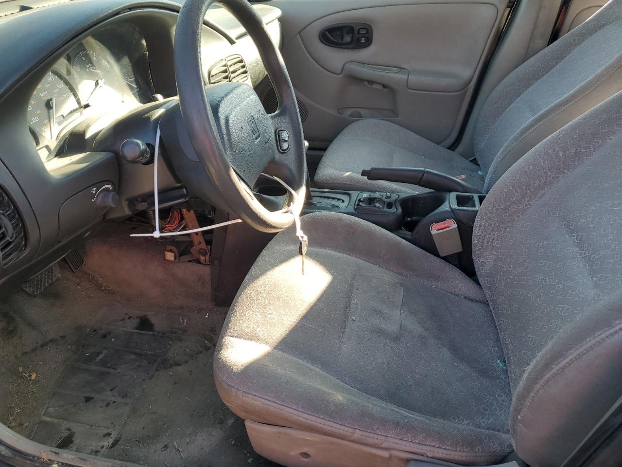 2001 Saturn SL - Image 7