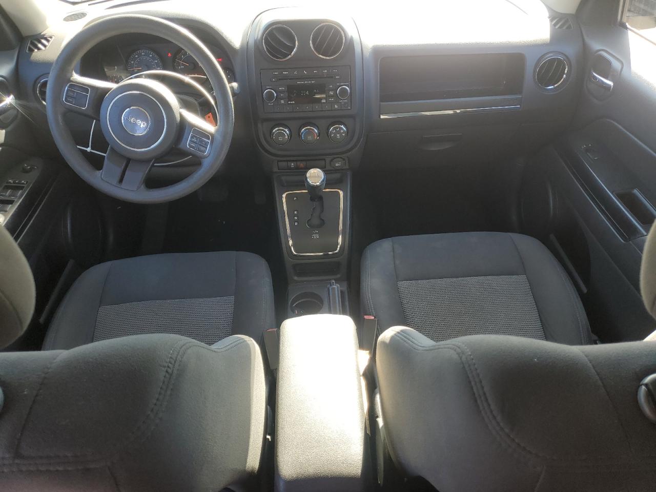 2017 Jeep Liberty (Patriot) - Image 8