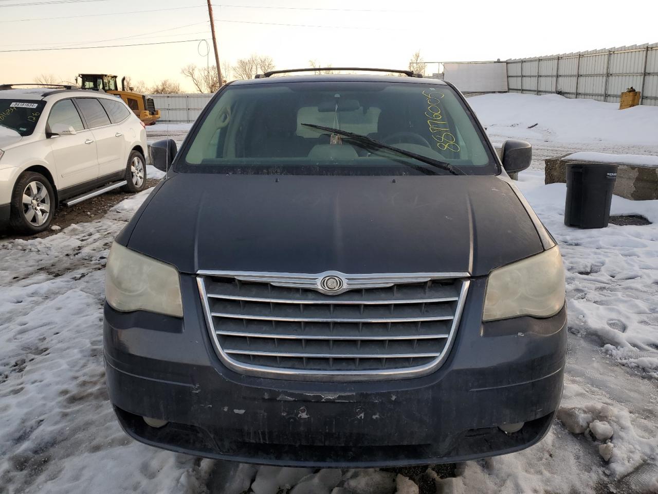 2009 Chrysler Town & Country - Image 5
