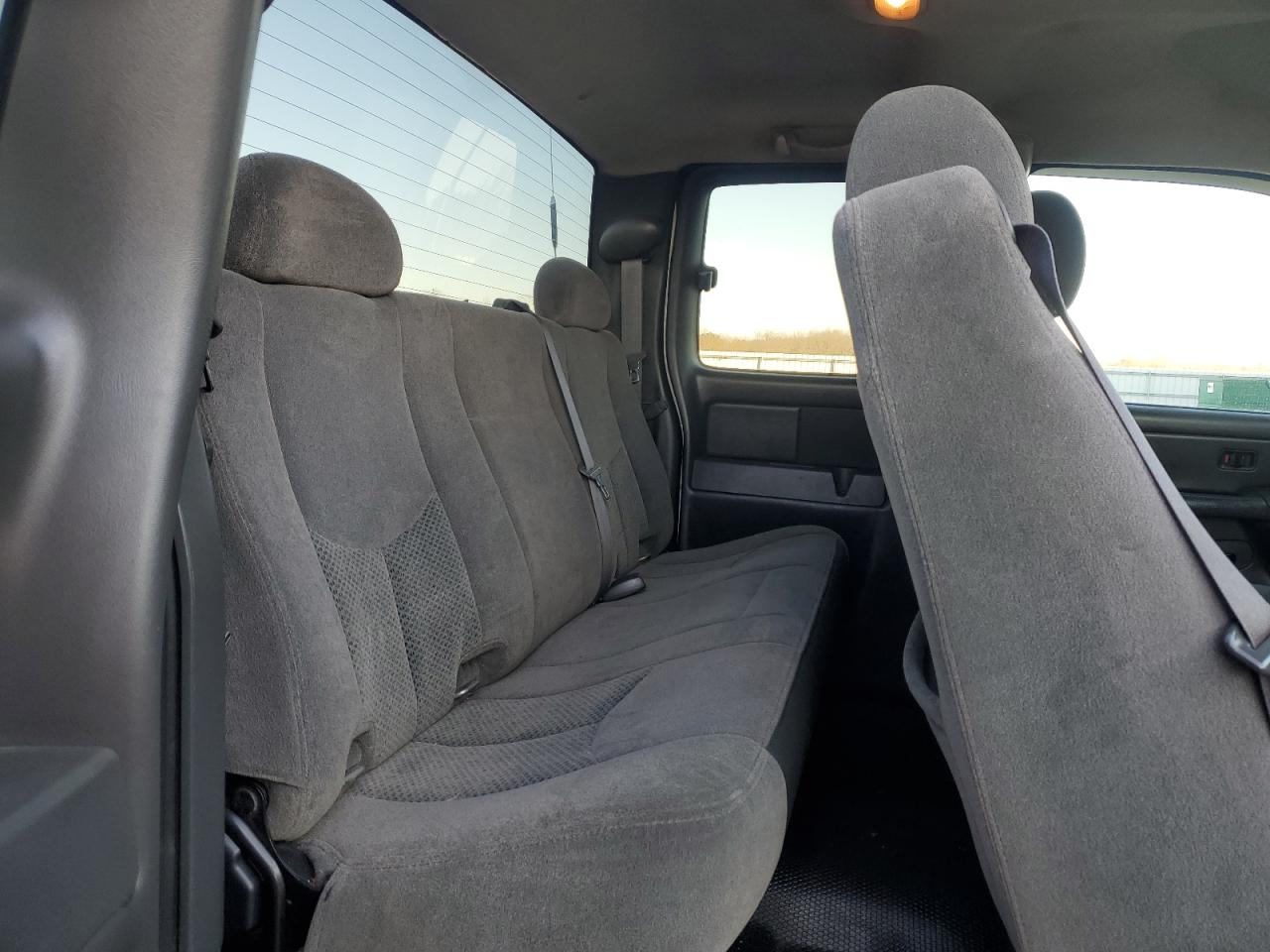 2006 Chevrolet Silverado - Image 10