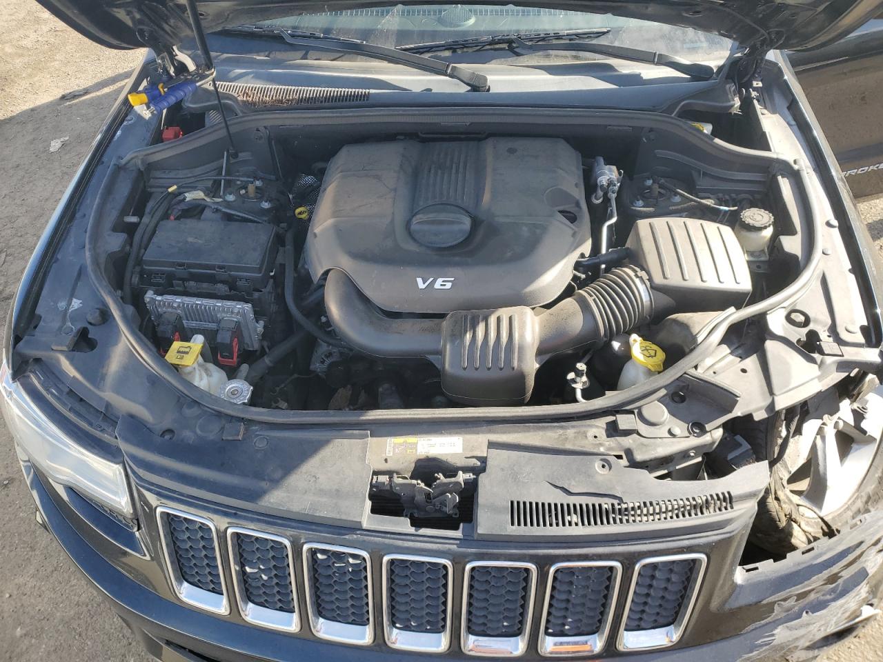 2014 Jeep Grand Cherokee - Image 12