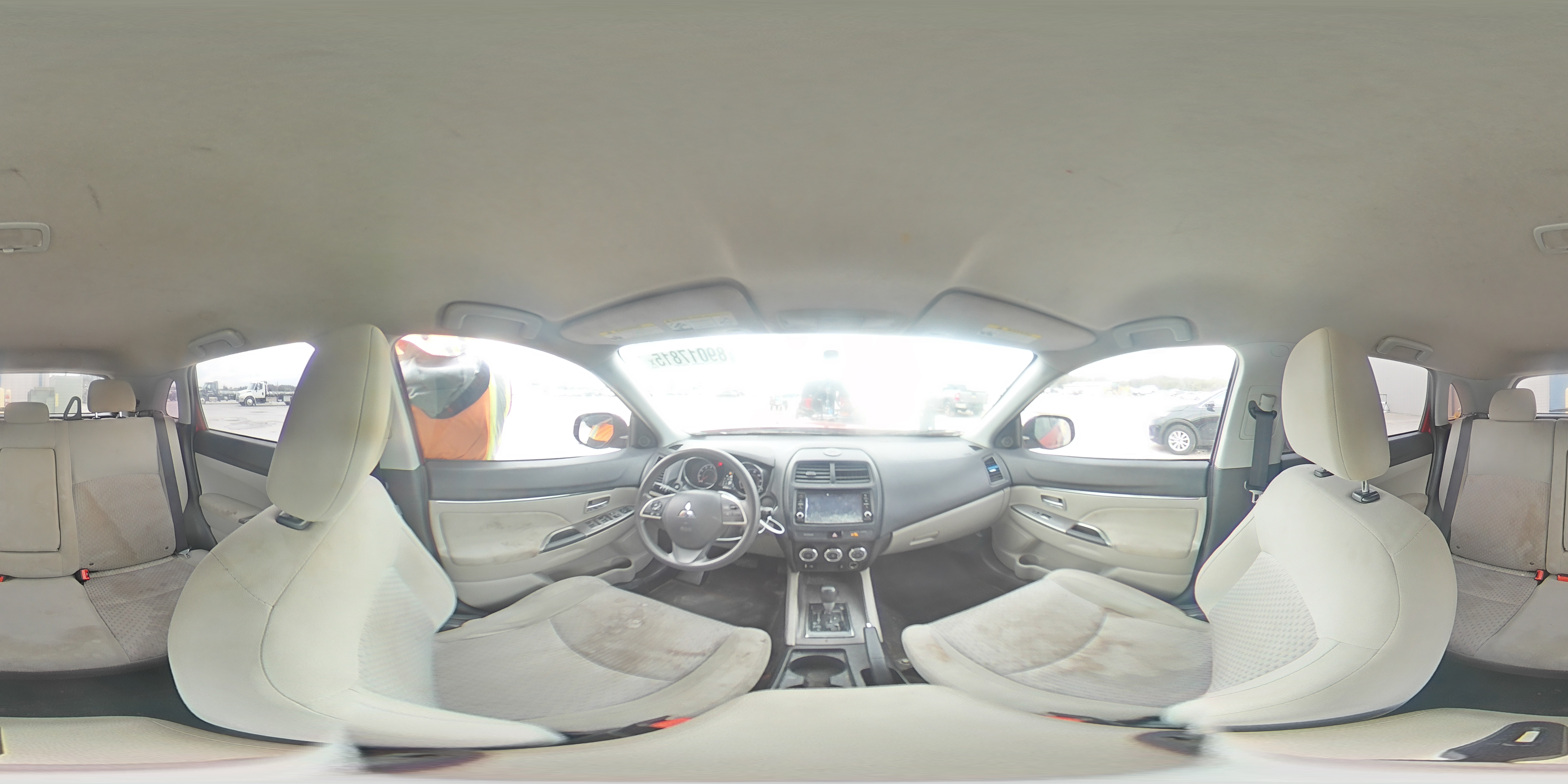 2019 Mitsubishi Outlander - Image 13