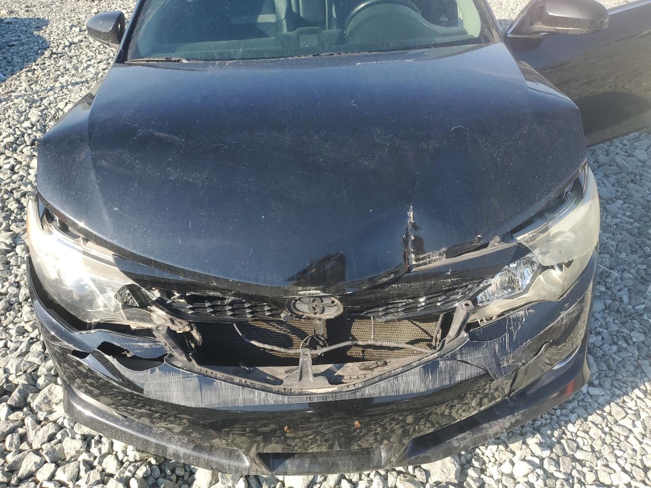 2014 Toyota Camry - Image 12