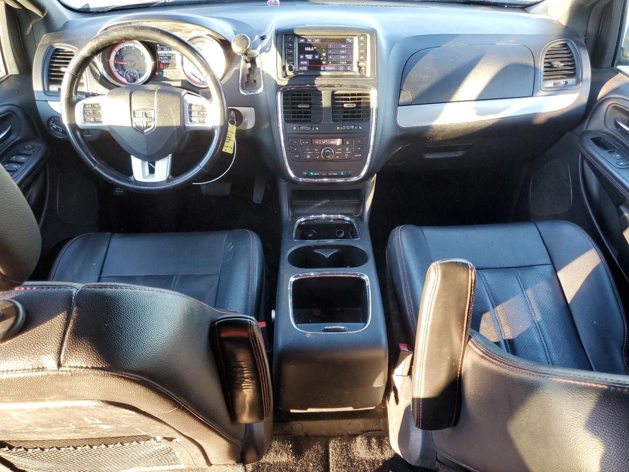 2020 Dodge Caravan - Image 8