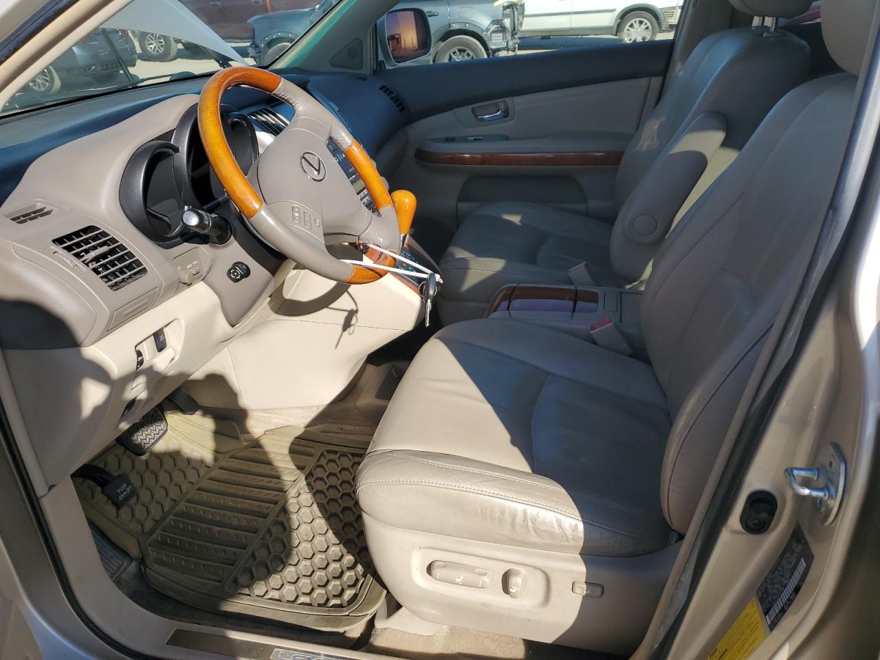 2004 Lexus RX - Image 7
