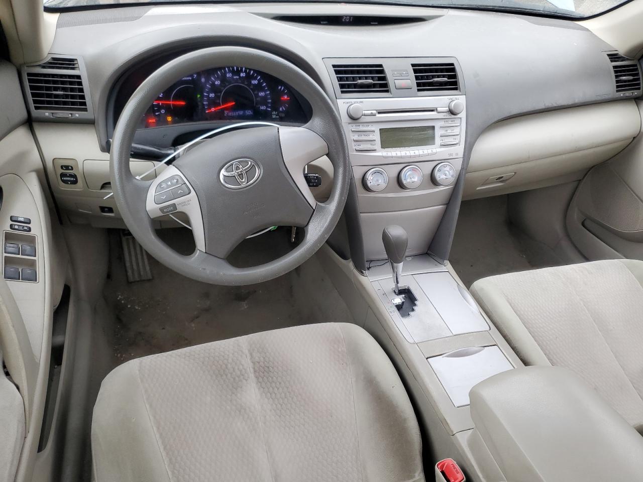 2011 Toyota Camry - Image 8