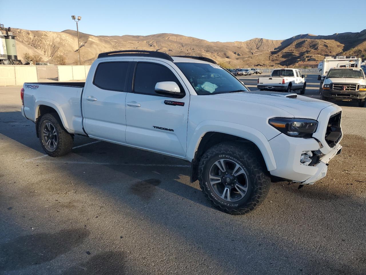 VIN 3TMDZ5BN9JM038760 2018 TOYOTA TACOMA no.4