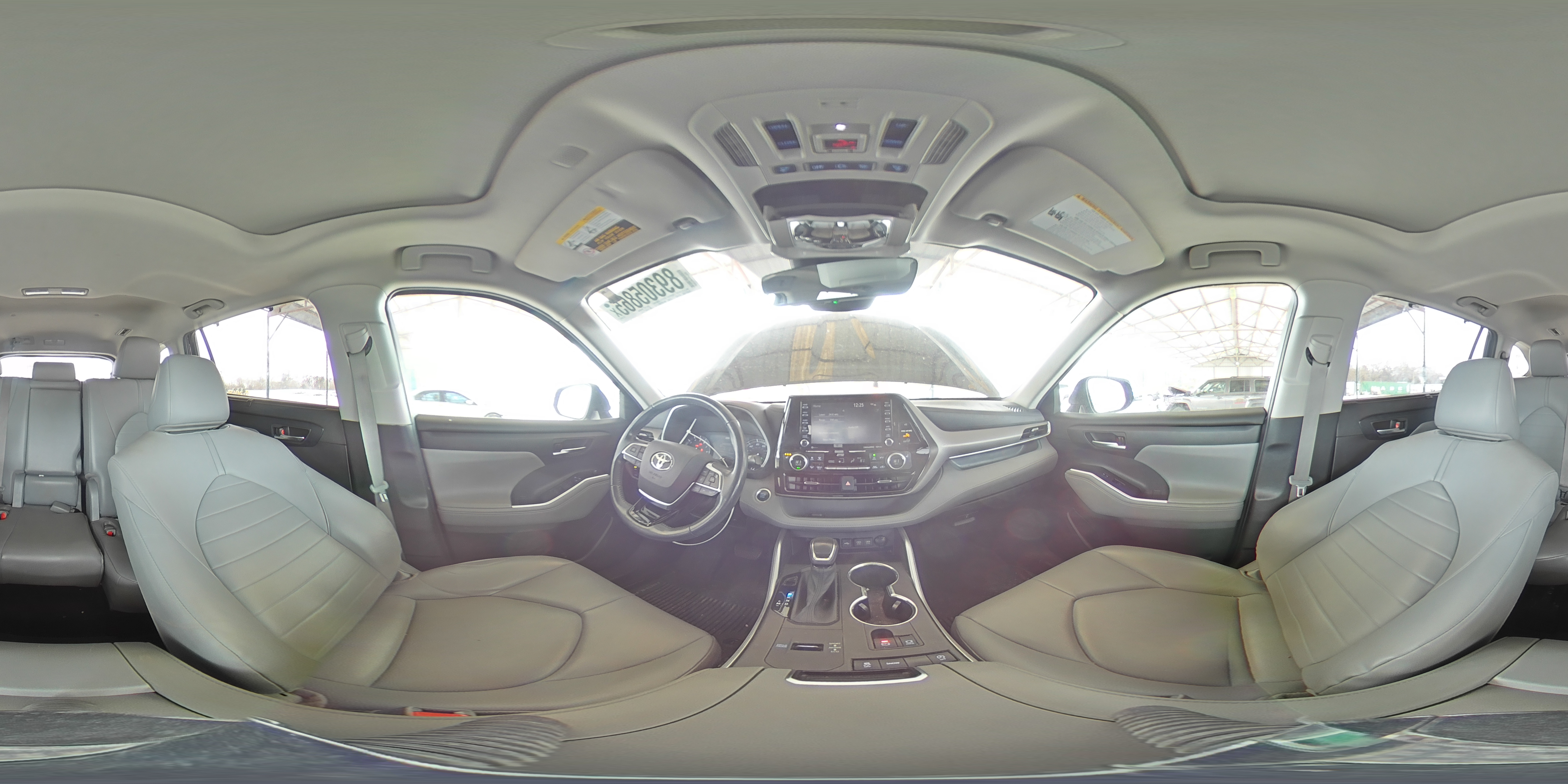 2020 Toyota Highlander - Image 13