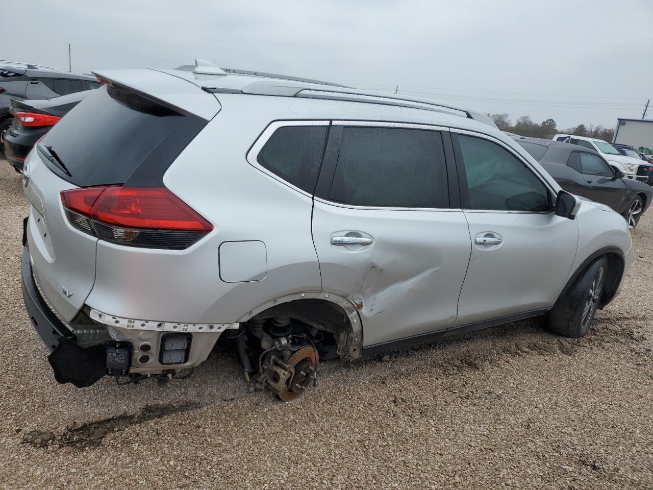 2019 Nissan Rogue - Image 3