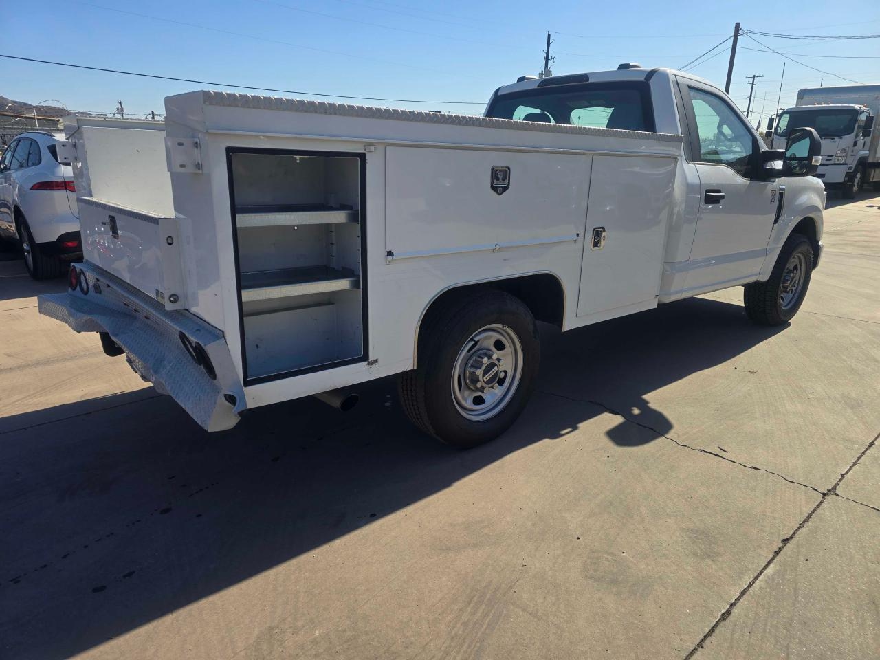 2022 Ford F350 - Image 4