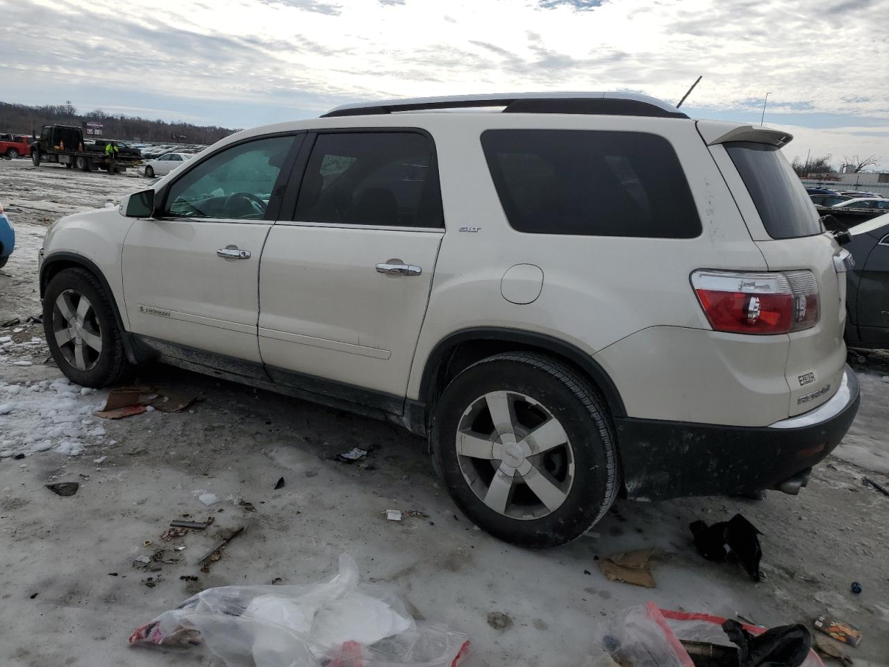 2007 GMC Acadia - Image 2