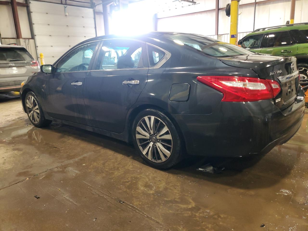 2016 Nissan Altima - Image 2