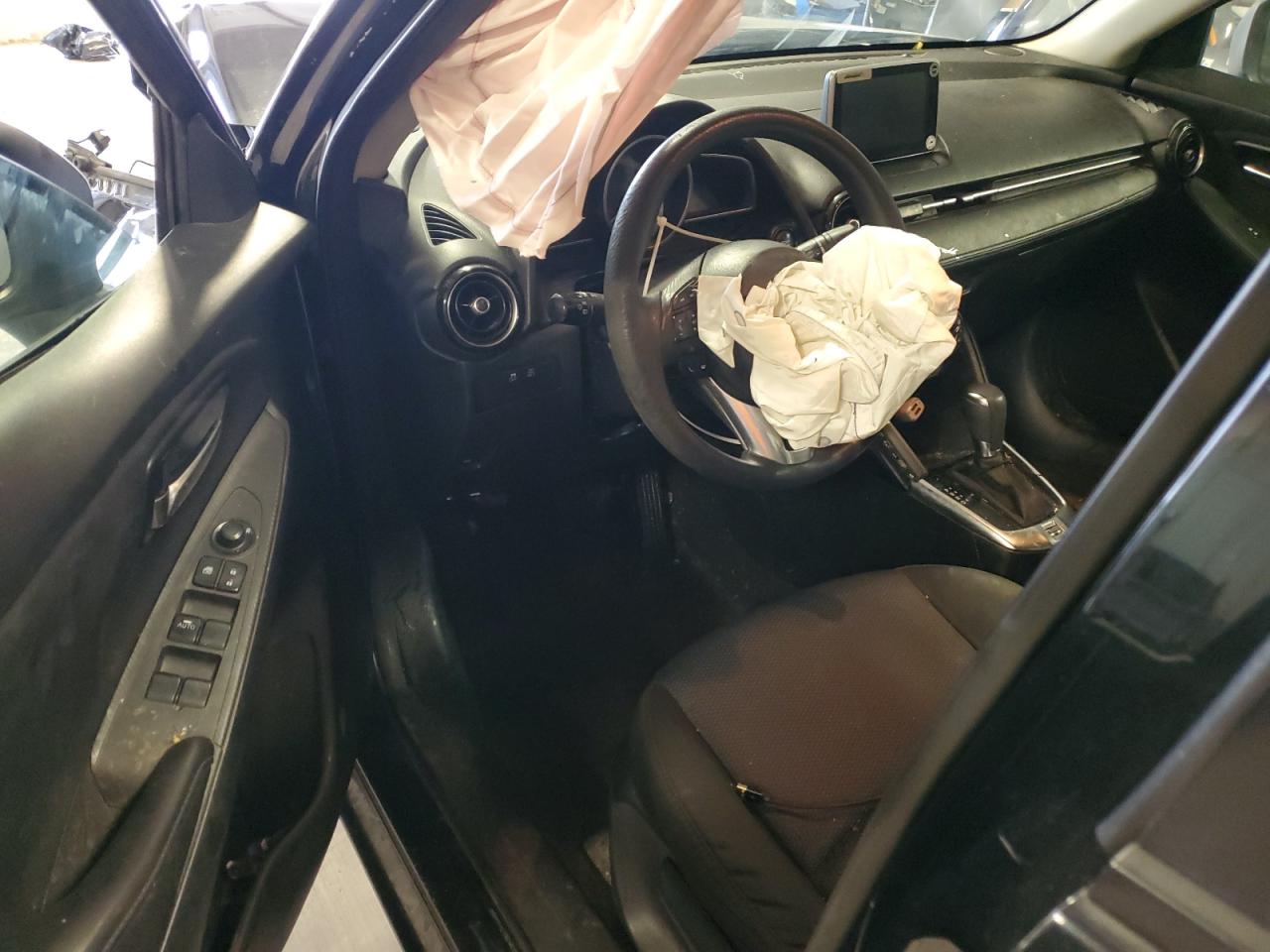 2018 Toyota Yaris - Image 8