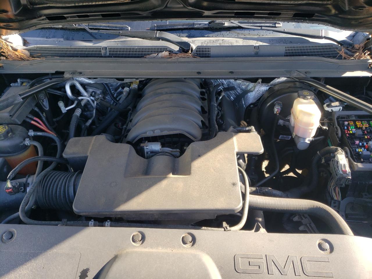 2018 GMC Yukon - Image 12