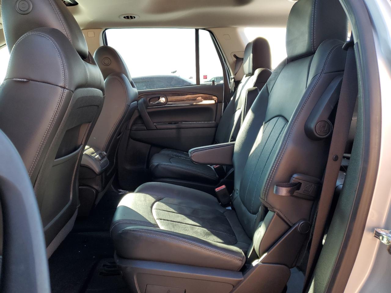 2016 Buick Enclave - Image 12