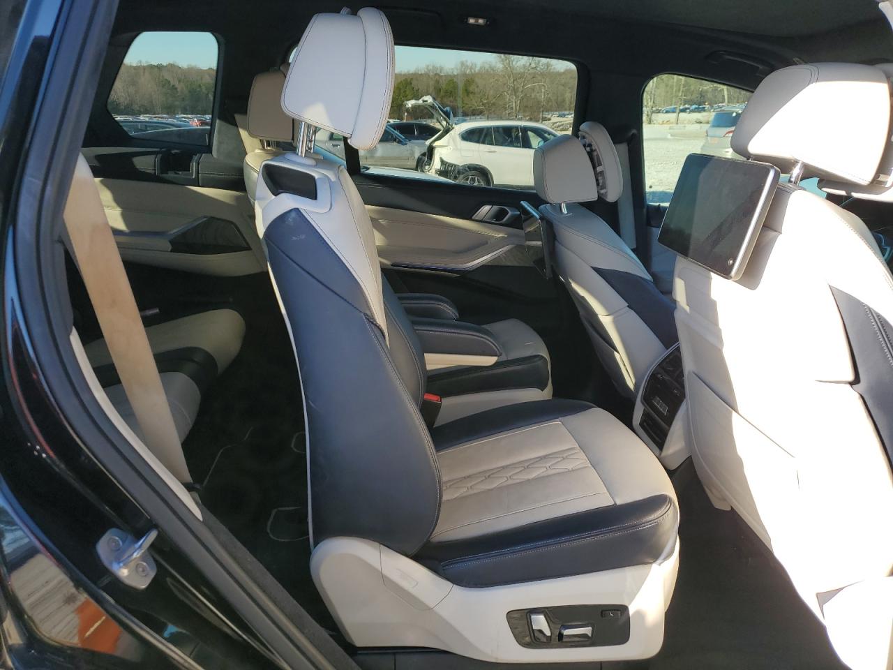 2019 BMW X7 - Image 11