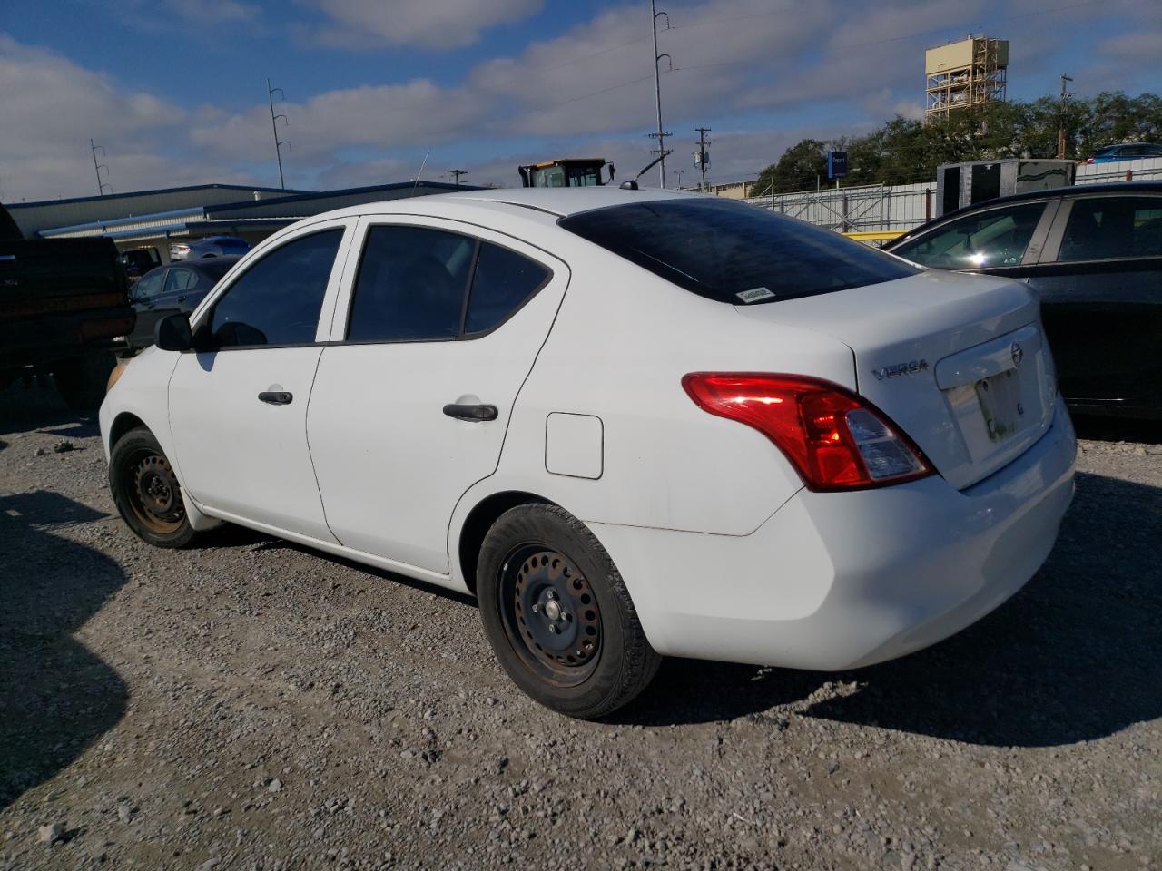 VIN 3N1CN7AP9DL843726 2013 NISSAN VERSA no.2