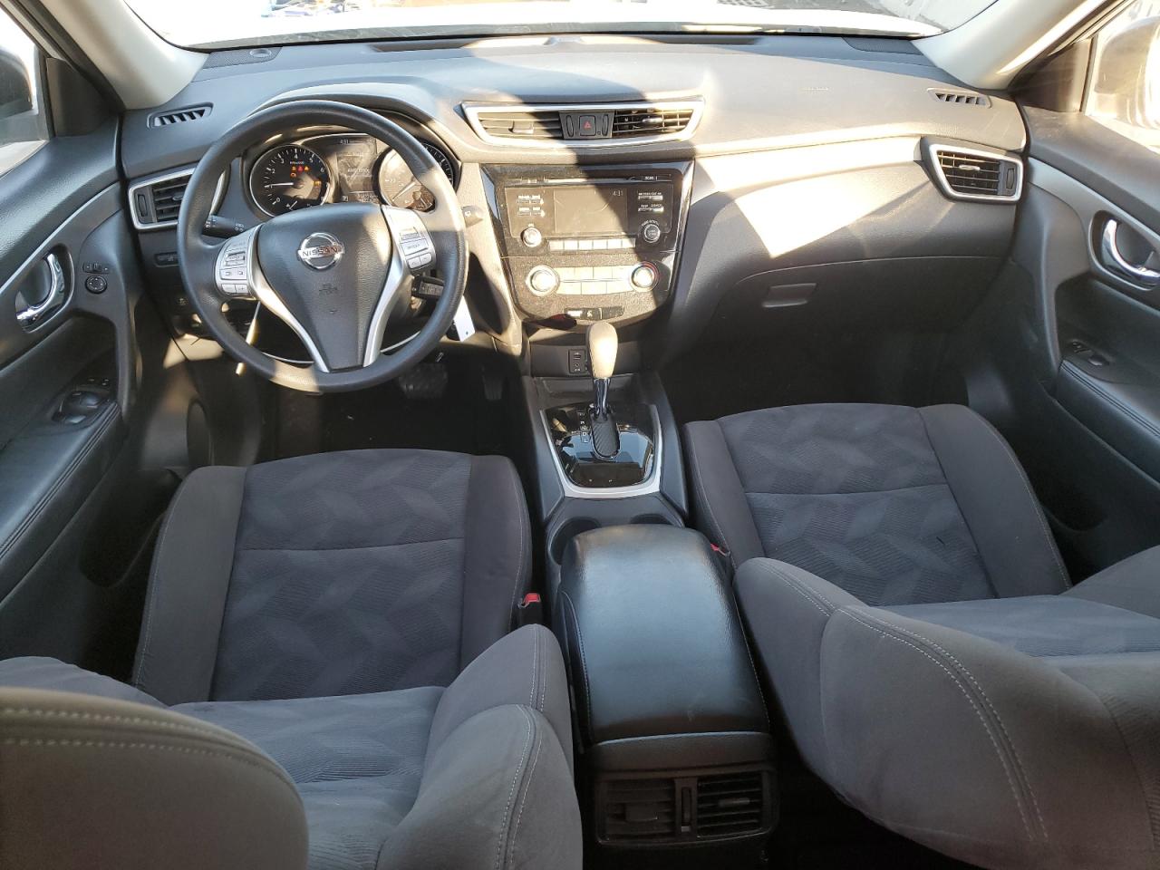 2015 Nissan Rogue - Image 8