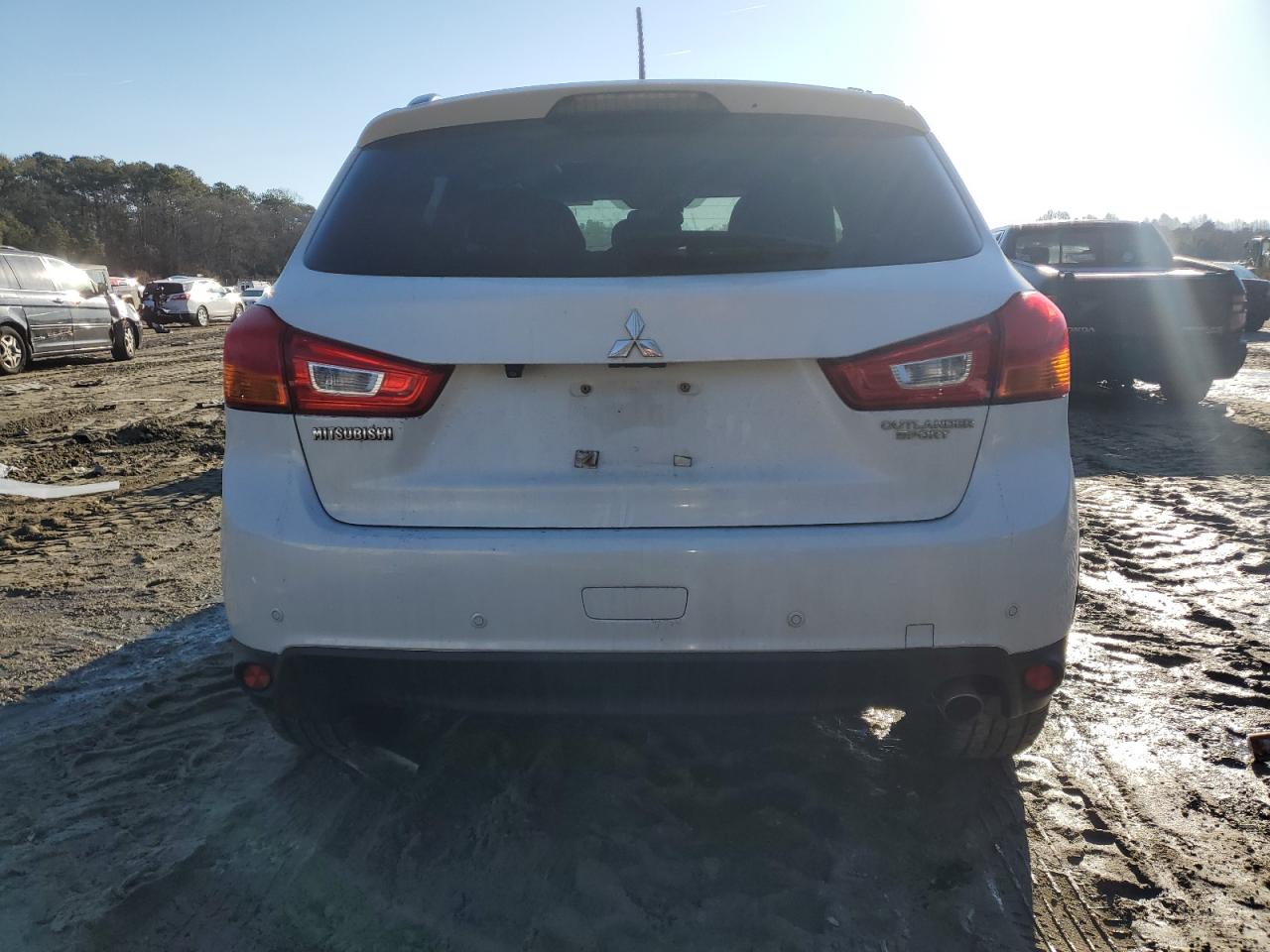 2013 Mitsubishi Outlander - Image 6