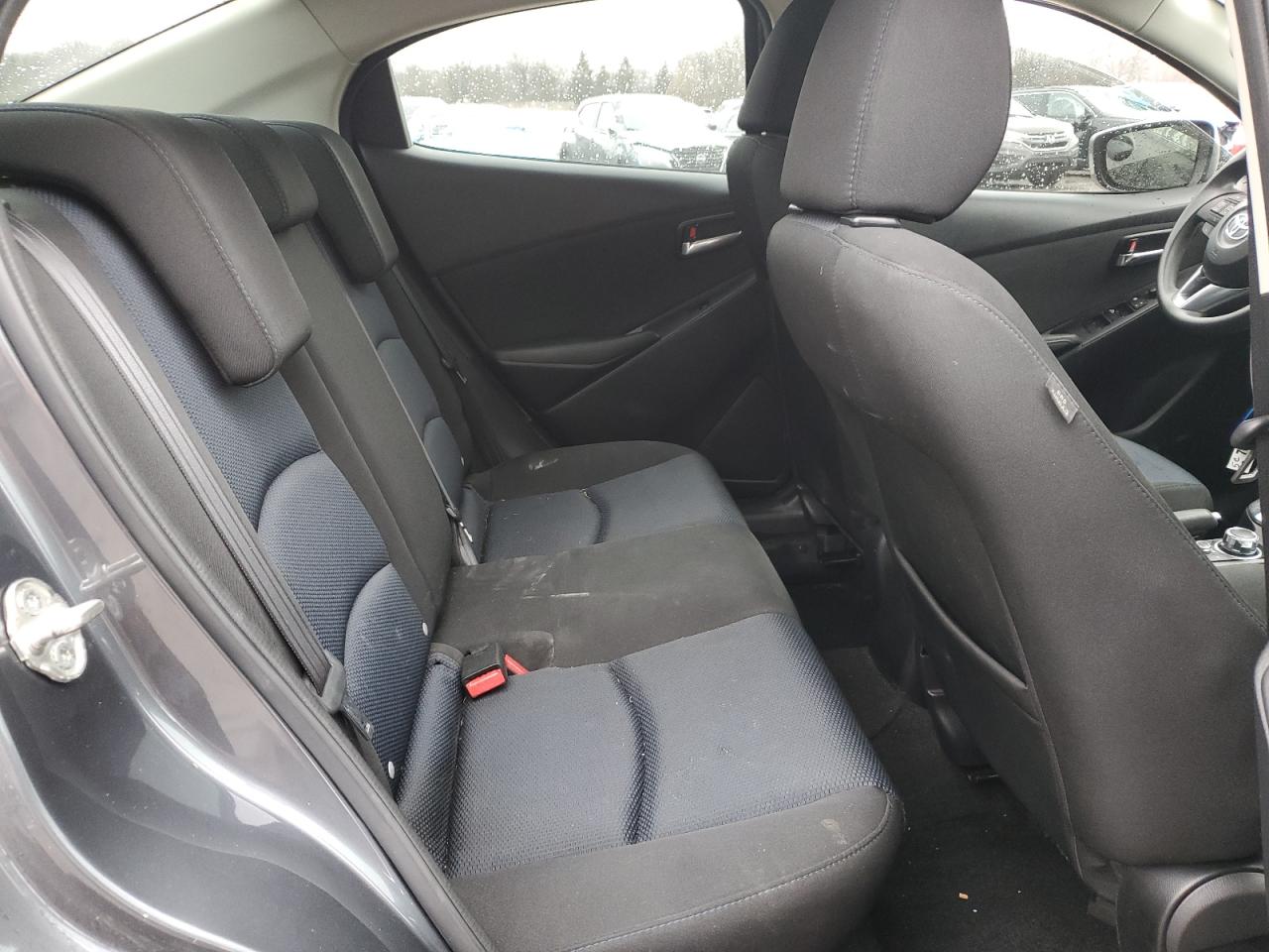 2018 Toyota Yaris - Image 10