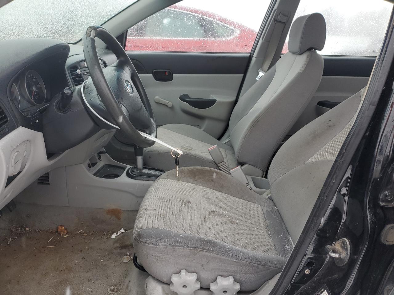 2007 Hyundai Accent - Image 7