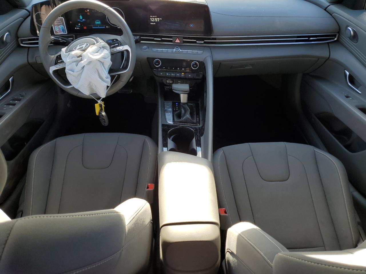 2024 Hyundai Elantra - Image 8