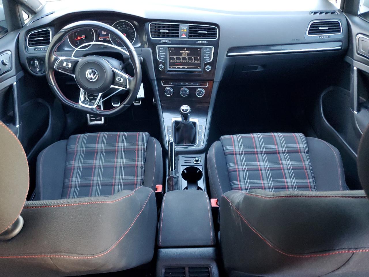 2017 Volkswagen GTI - Image 8