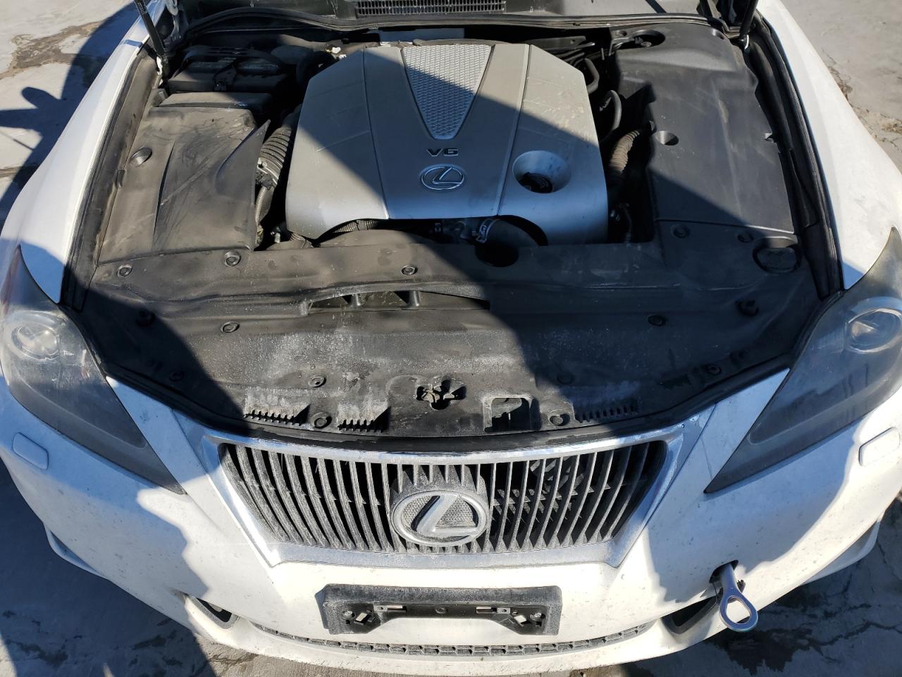 2011 Lexus IS - Image 11