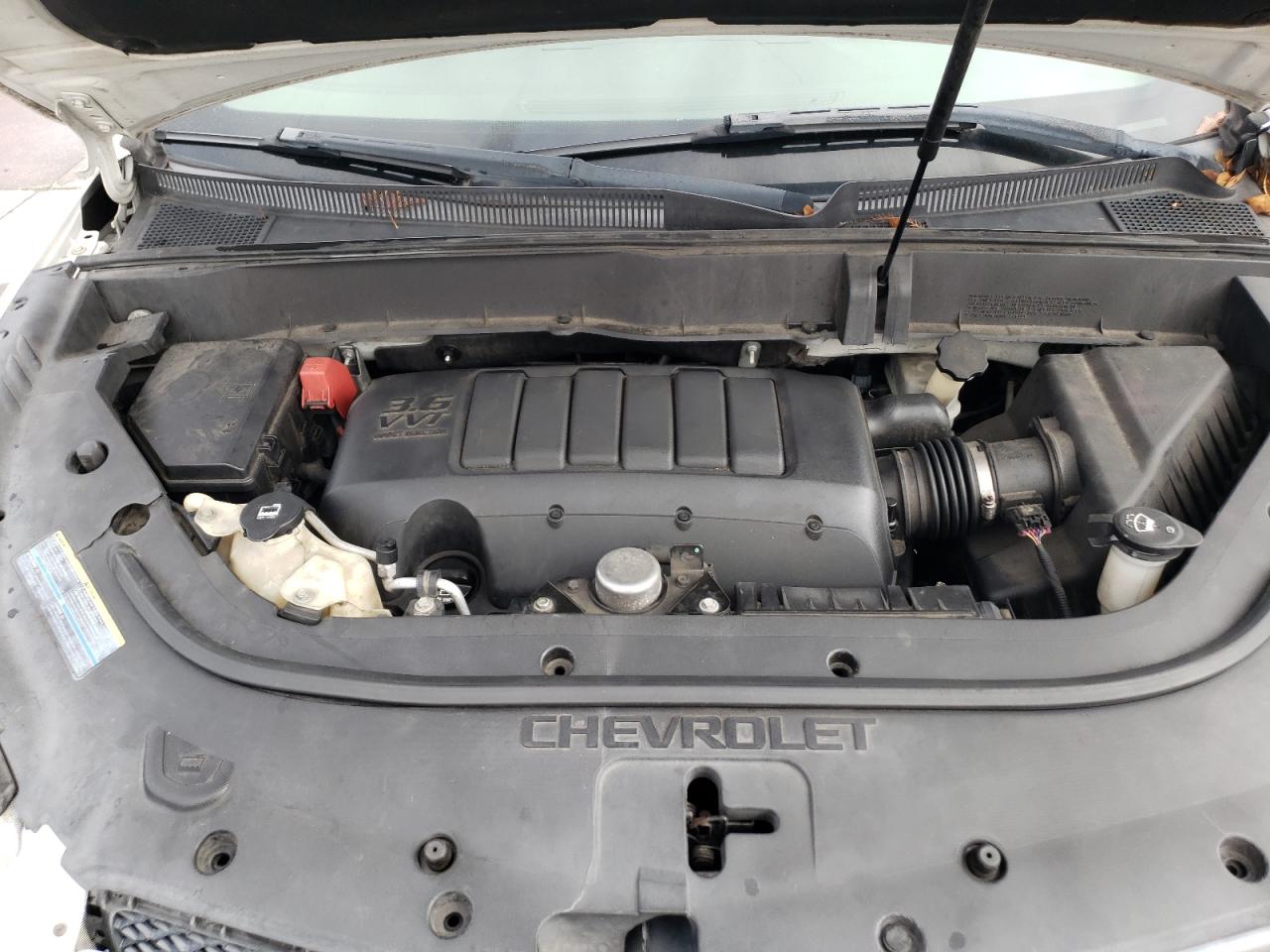 2010 Chevrolet Traverse - Image 13