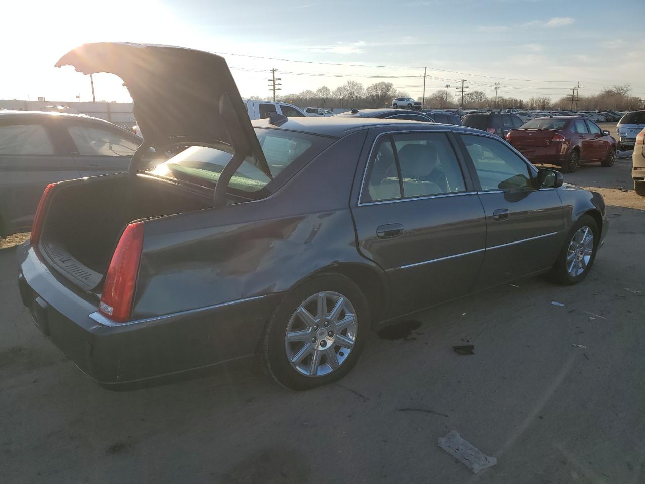 2011 Cadillac DTS - Image 3