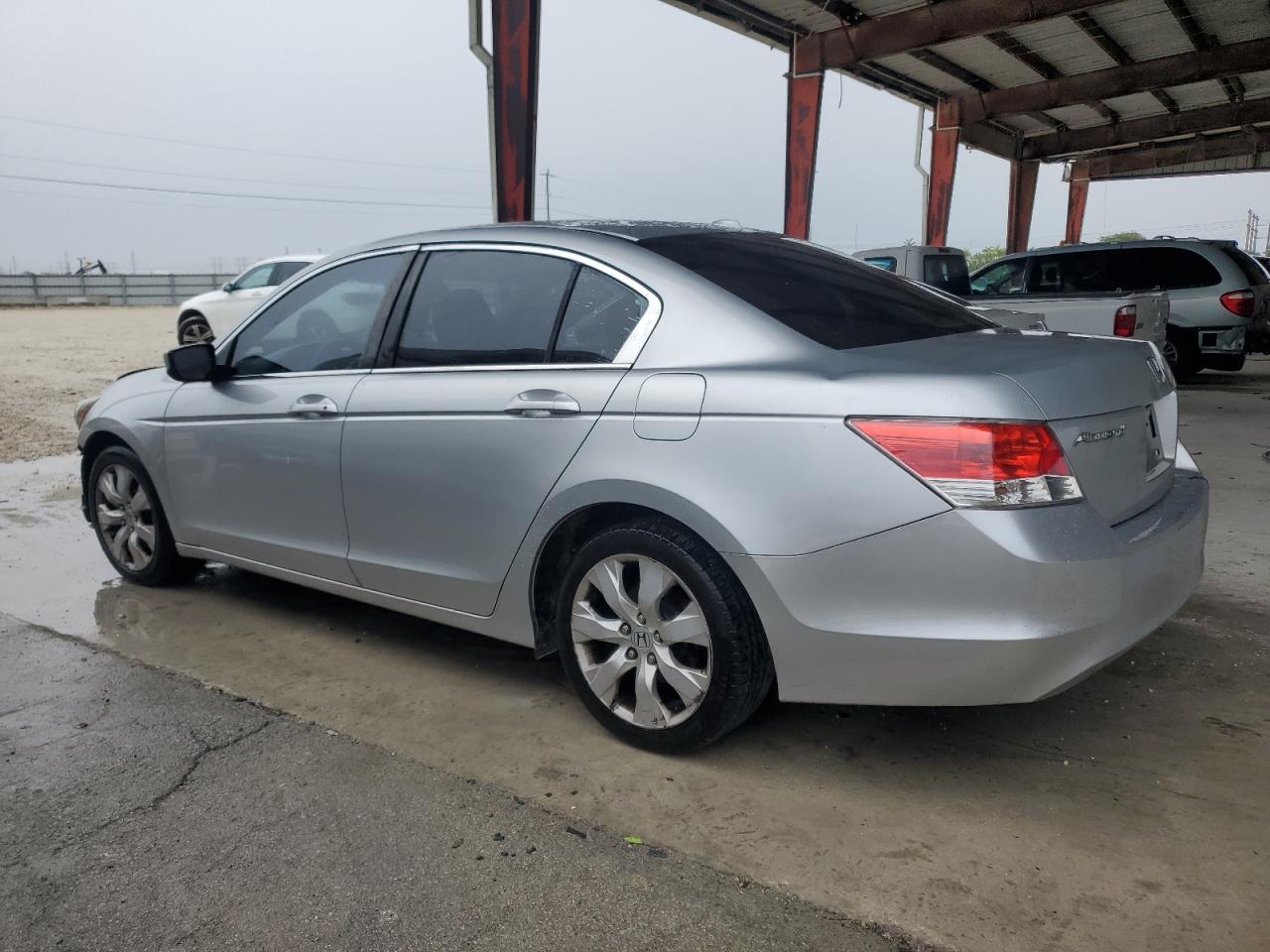 2009 Honda Accord - Image 2