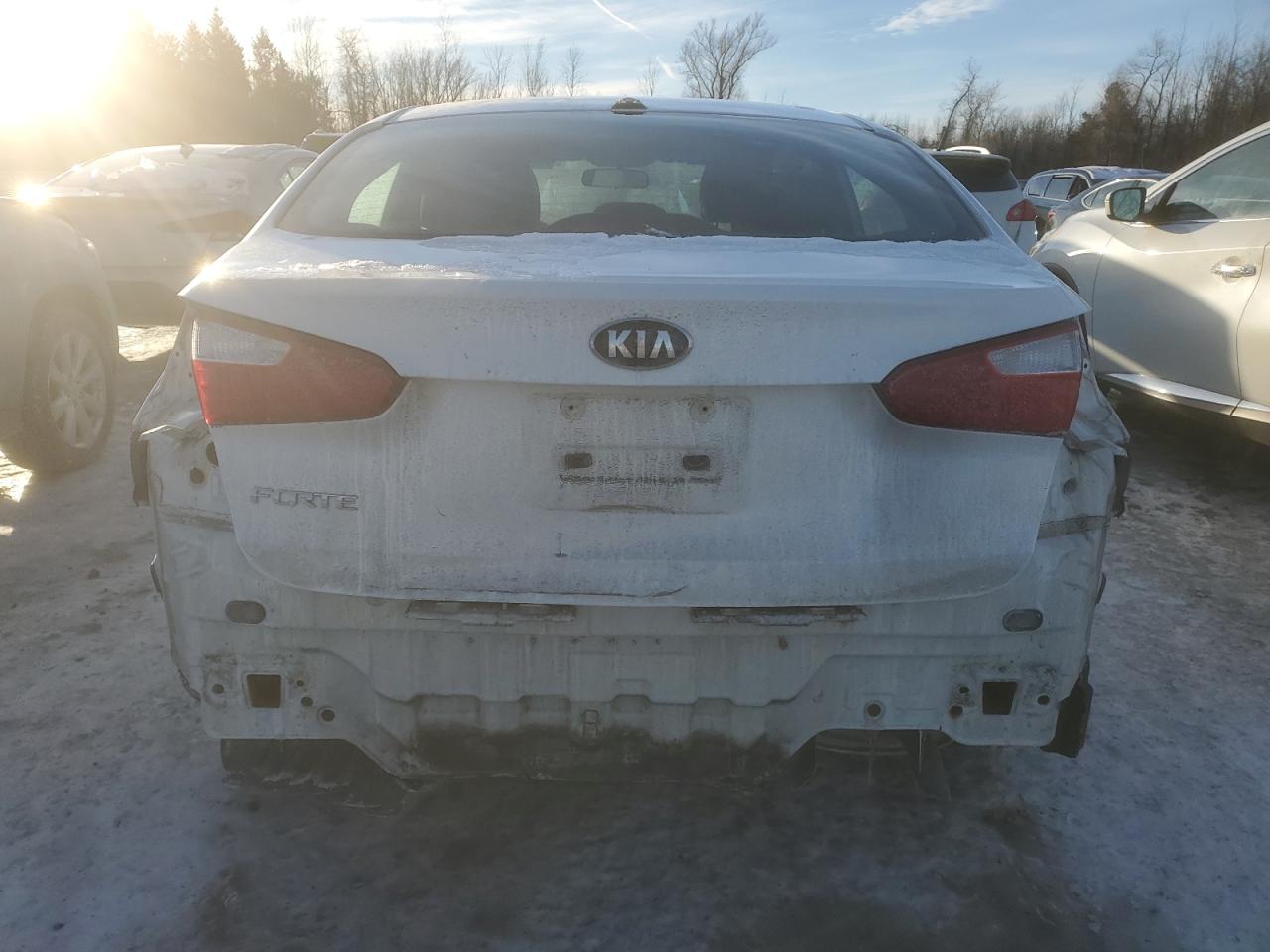 2015 Kia Forte - Image 6