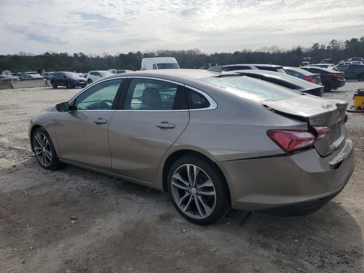 2022 Chevrolet Malibu - Image 2
