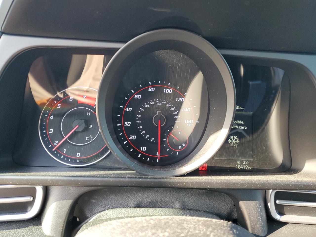 2023 Hyundai Elantra - Image 9