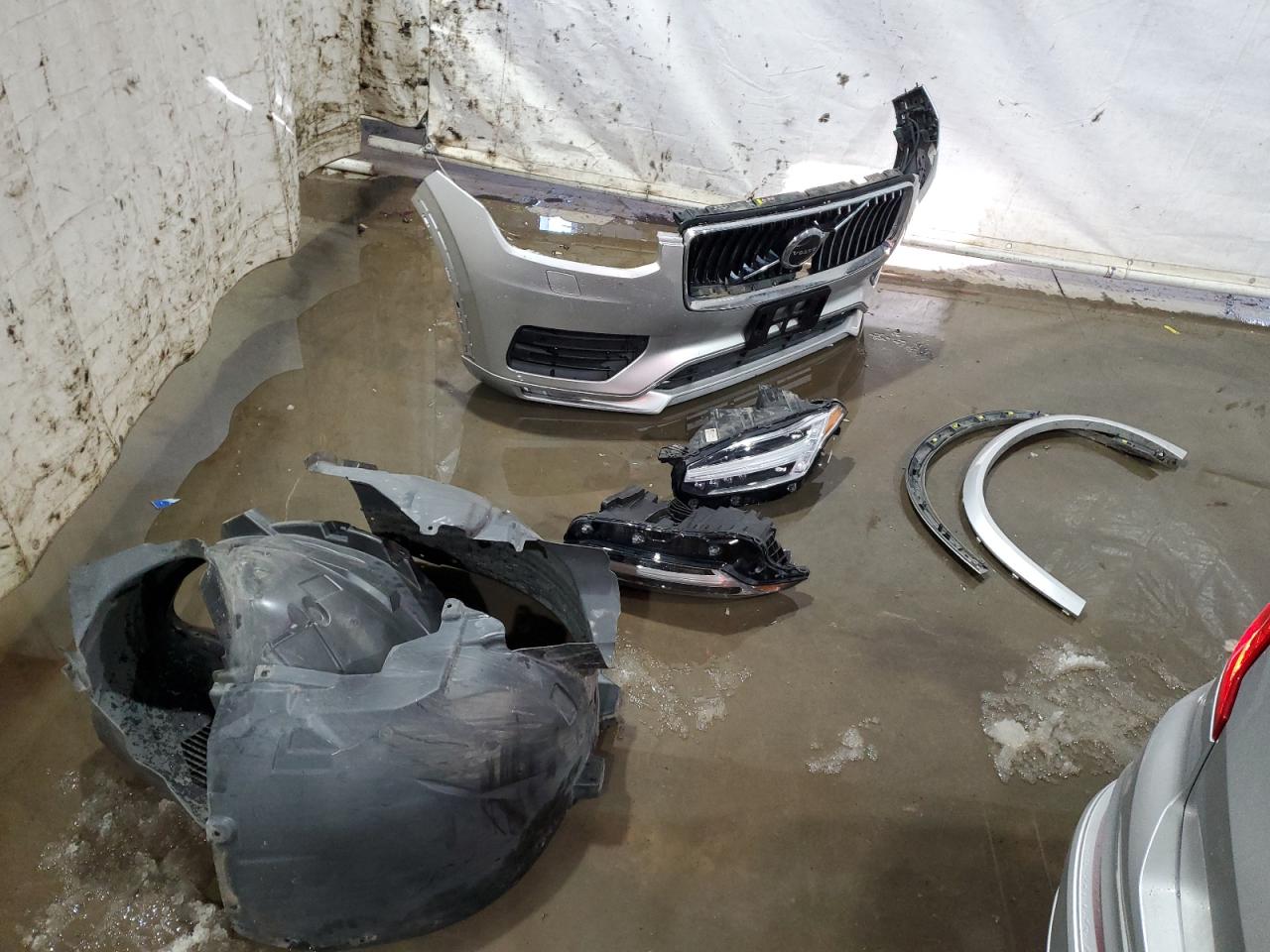 2022 Volvo XC90 - Image 13