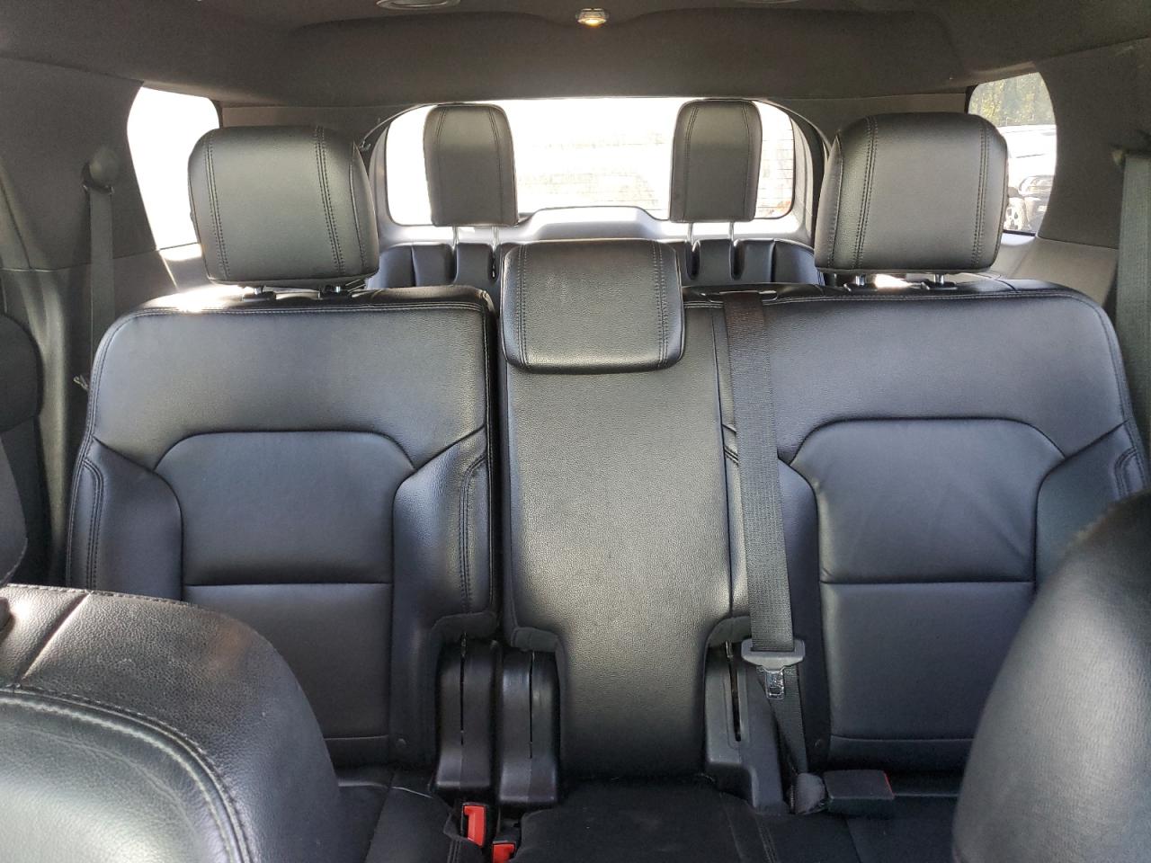 2016 Ford Explorer - Image 10