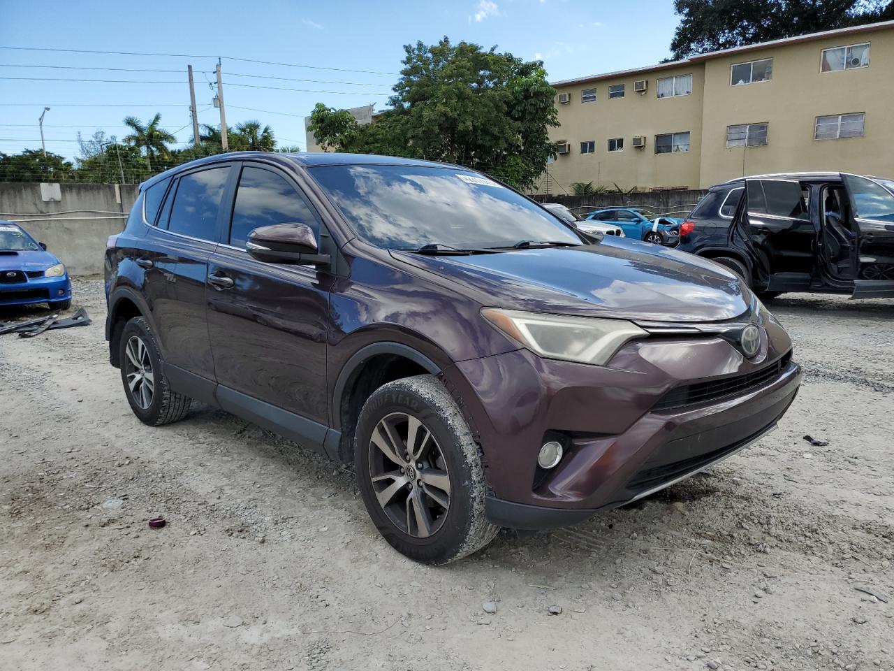 2017 Toyota RAV 4 - Image 4
