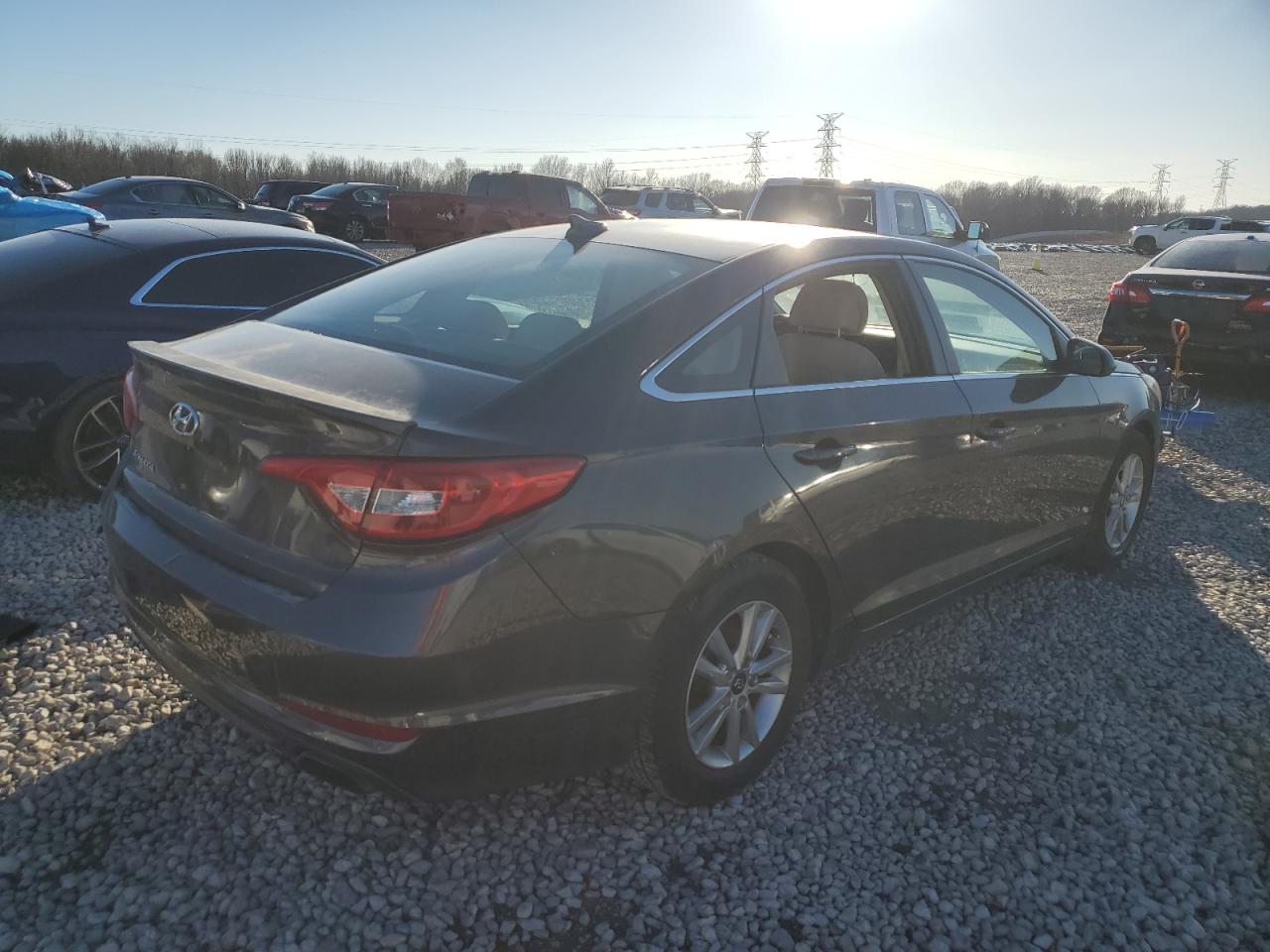 2016 Hyundai Sonata - Image 3