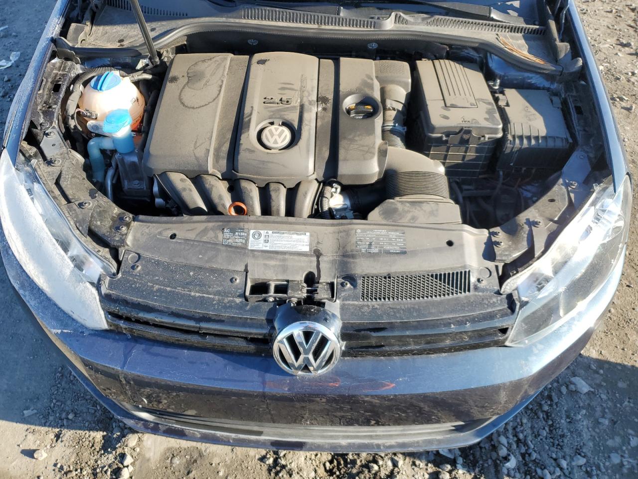 2010 Volkswagen Golf - Image 11