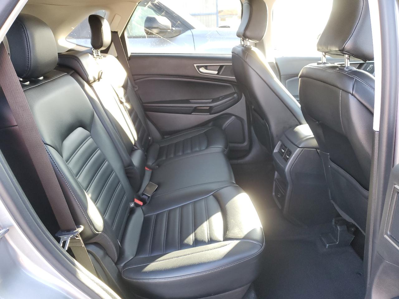 2022 Ford Edge - Image 11