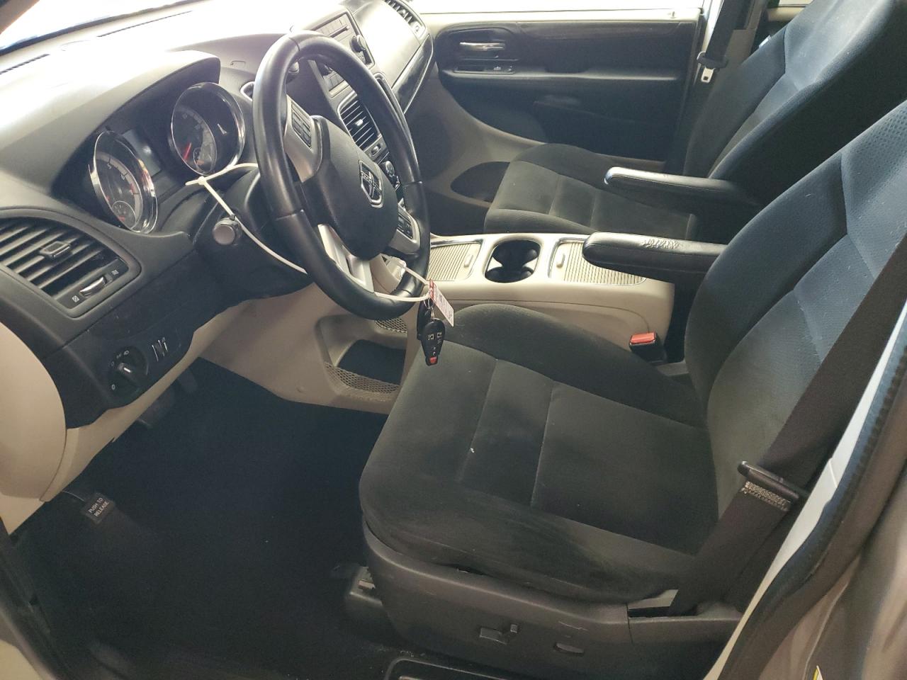 2016 Dodge Caravan - Image 7