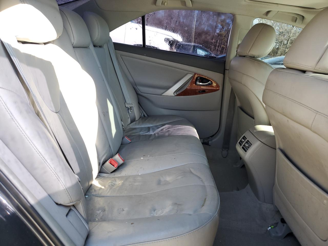 2010 Toyota Camry - Image 10