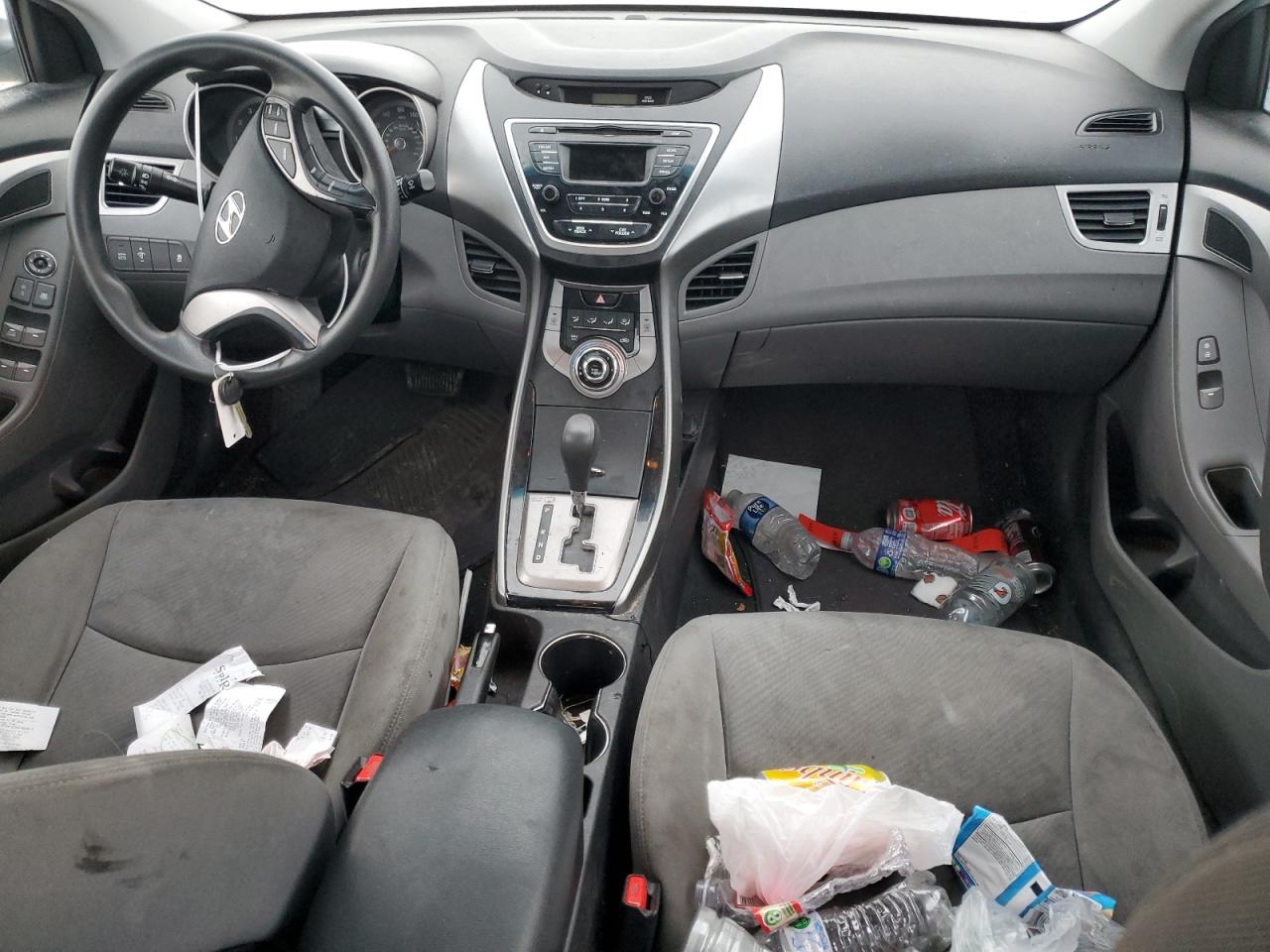 2013 Hyundai Elantra - Image 8