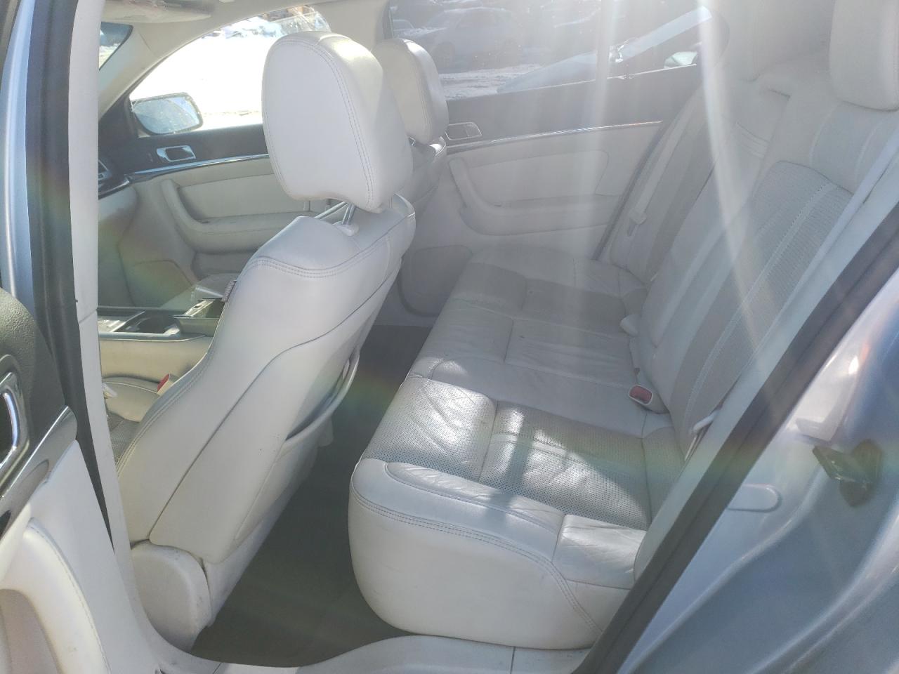2009 Lincoln MKS - Image 10