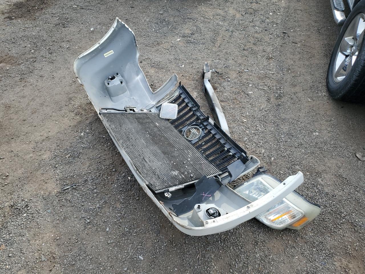 2009 Mercury Mariner - Image 13
