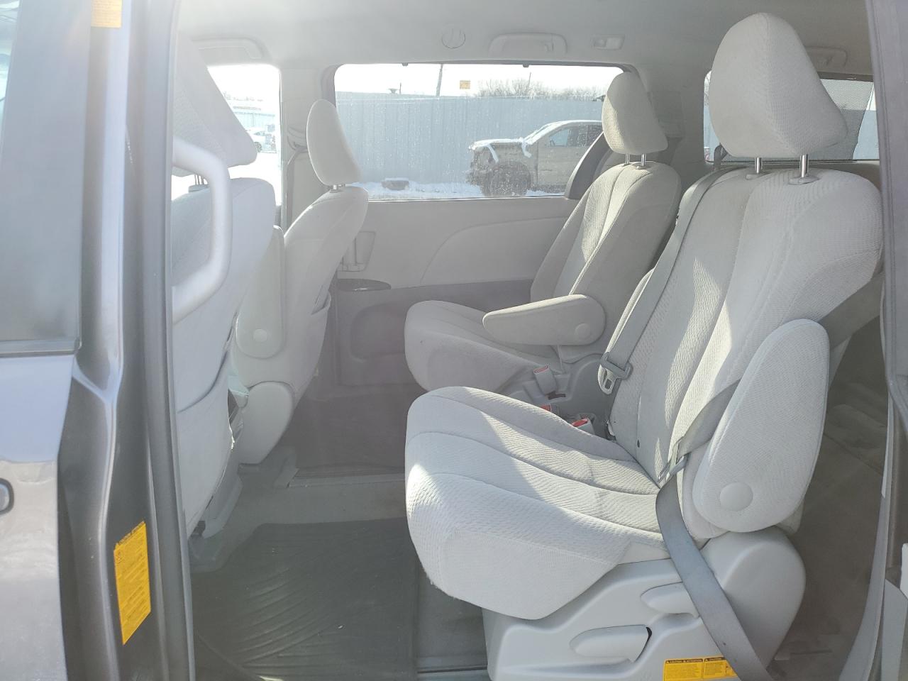 2013 Toyota Sienna - Image 11