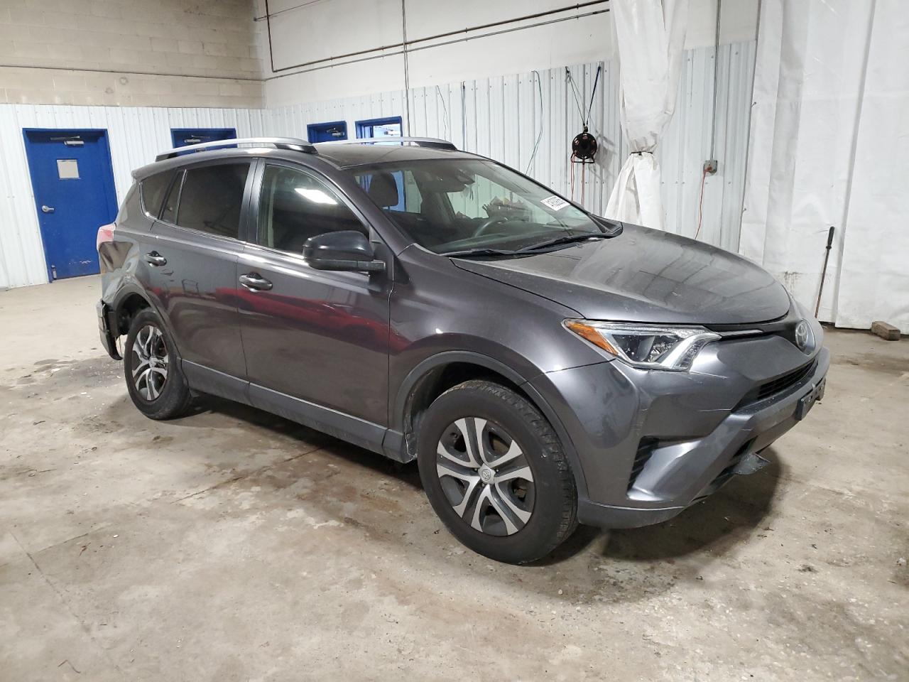 2017 Toyota RAV 4 - Image 4