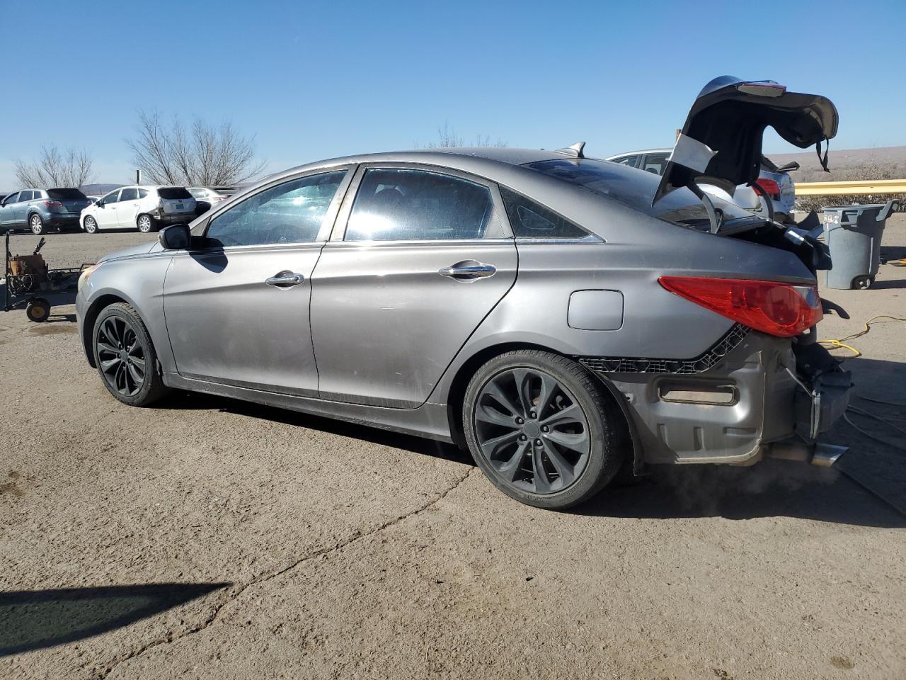 2011 Hyundai Sonata - Image 2