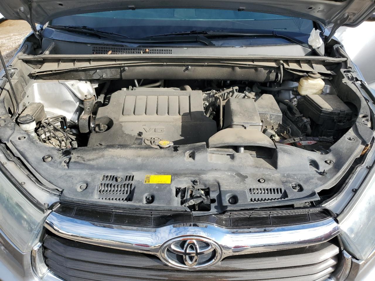 2015 Toyota Highlander - Image 12